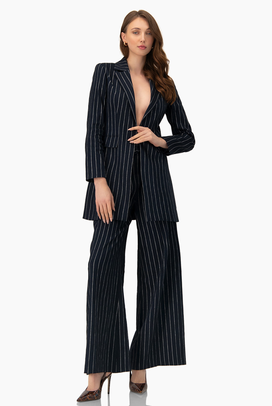 Saco blazer azul marino con rayas y bolsillos