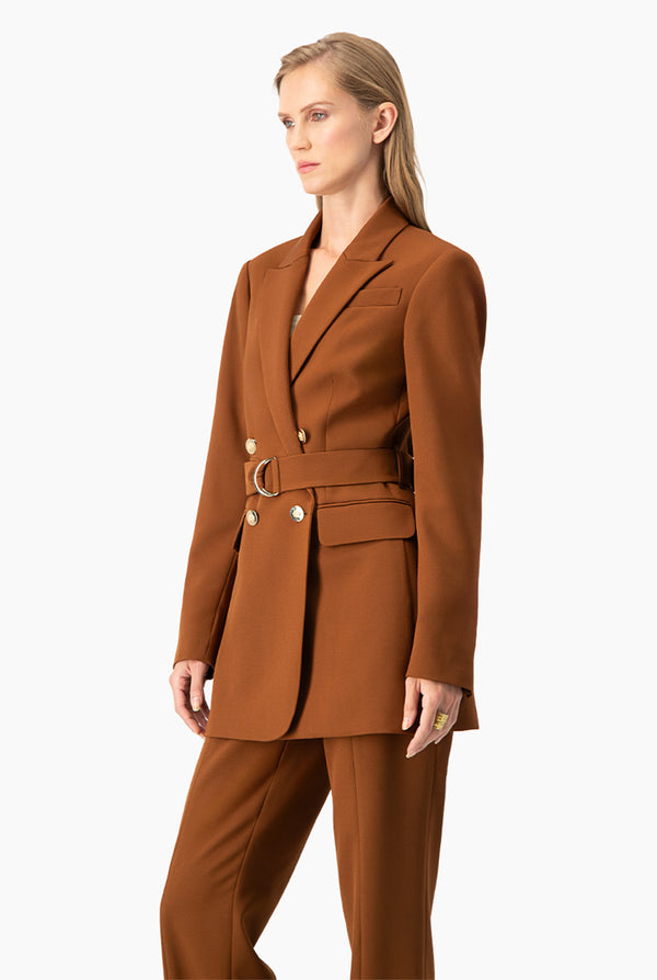 Saco cruzado y cinta en cintura