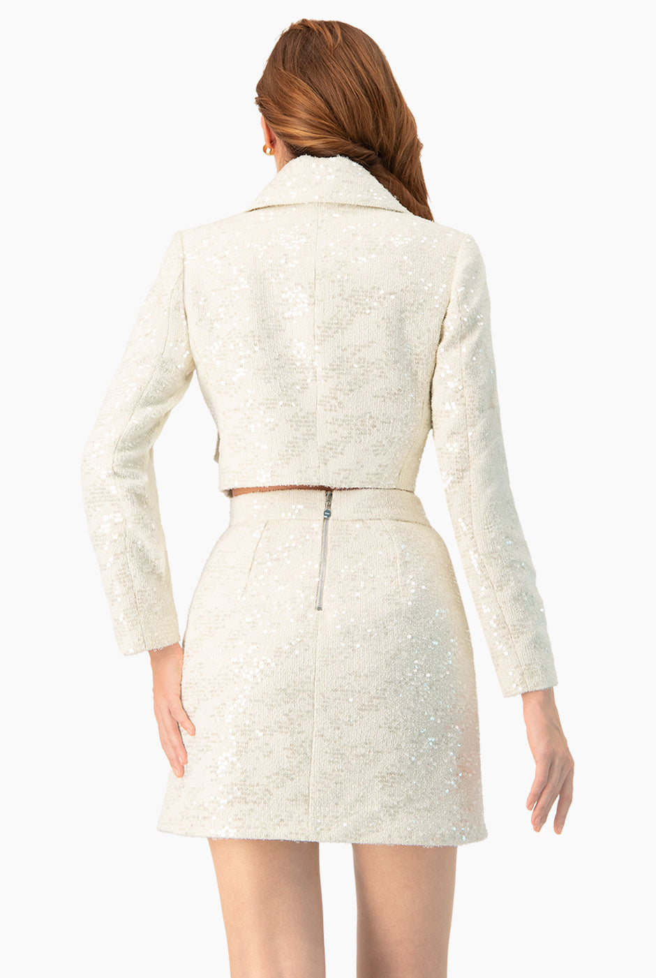 Saco corto marfil con lentejuelas y botones frontales