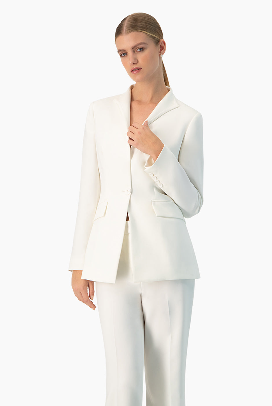 Saco blazer marfil de un botón con solapas clásicas