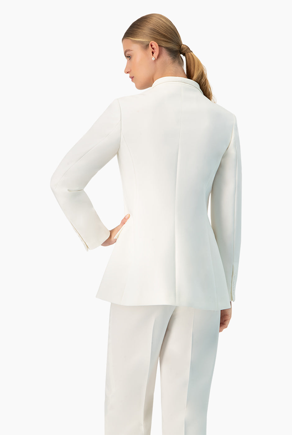 Saco blazer marfil de un botón con solapas clásicas