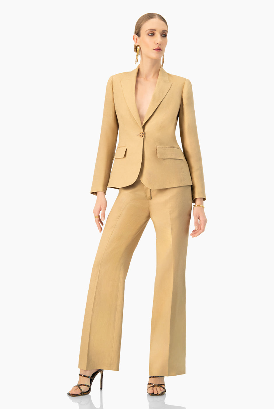 Saco sastreado beige de lino con botón frontal