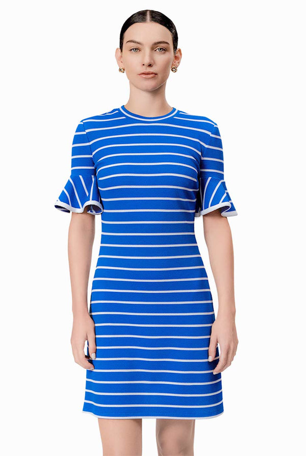 Vestido corto tejido de manga corta