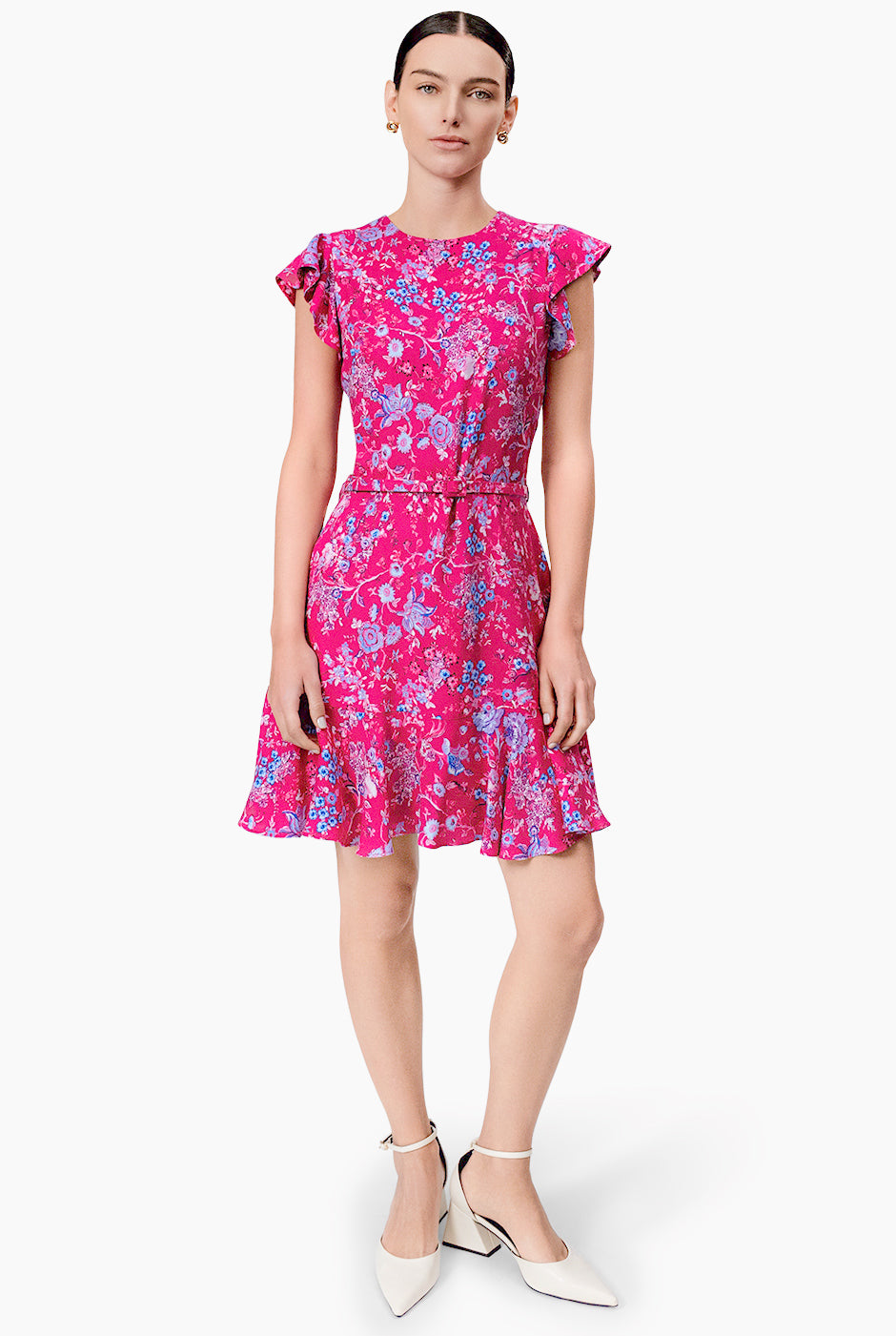 Vestido corto fucsia con estampado floral y manga olan