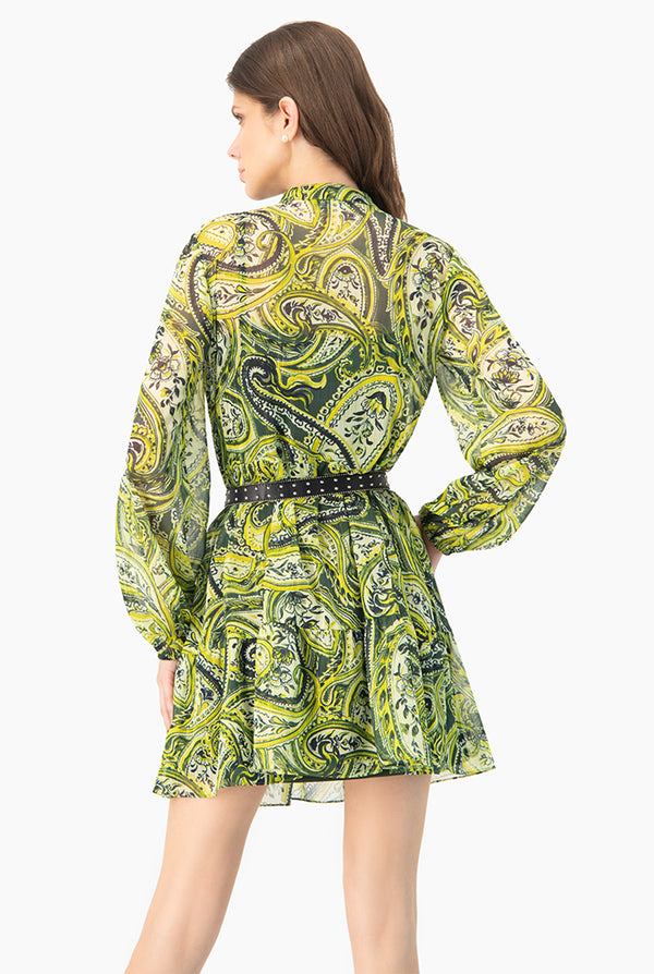 Vestido corto y manga larga