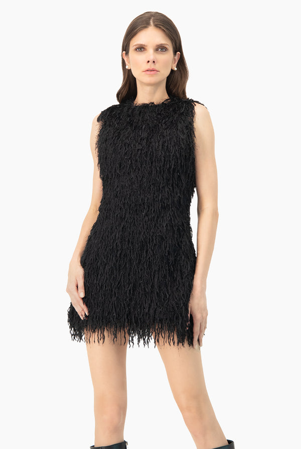 Vestido corto en tono negro