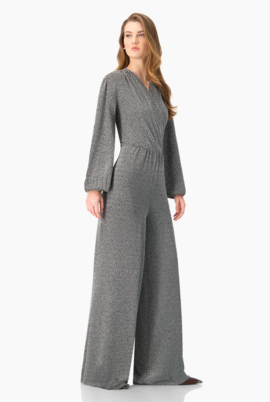 Jumpsuit plata con escote en V y mangas largas