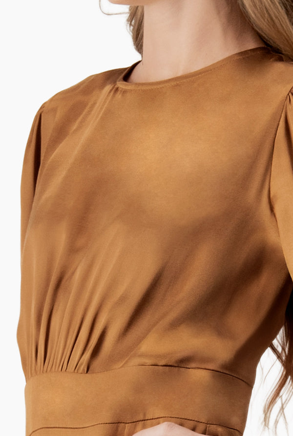 Vestido midi liso de manga corta