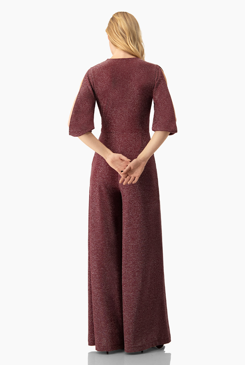 Jumpsuit vino con escote en V y mangas tres cuartos