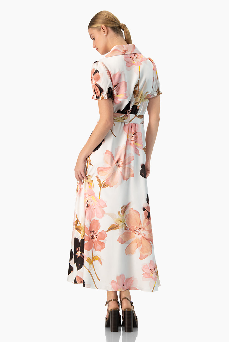 Vestido maxi estampado multicolor con escote en V y cinturón