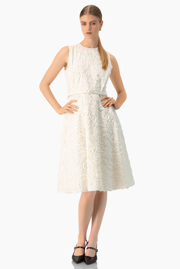 Vestido midi liso sin mangas