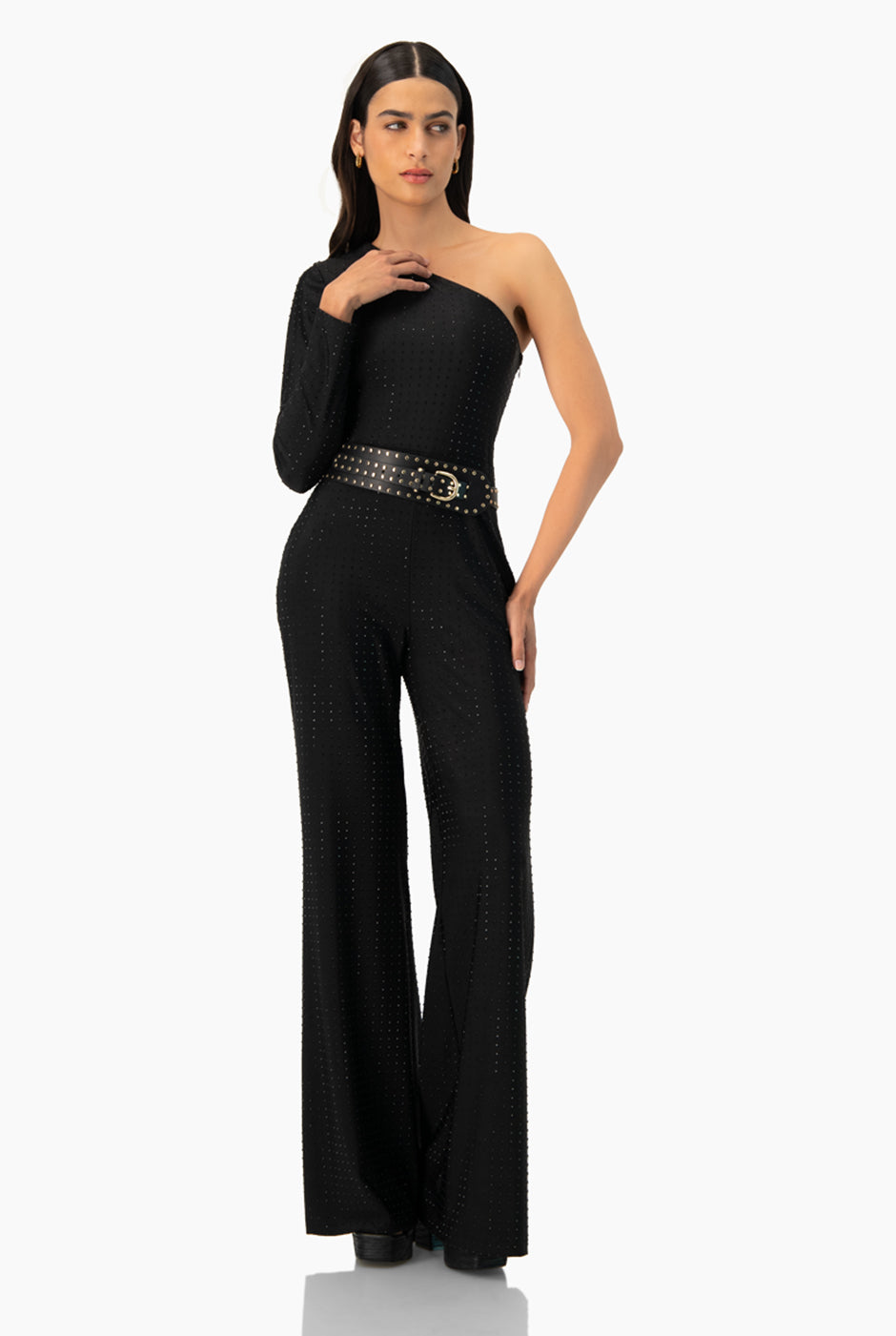 Jumpsuit negro de pierna amplia con manga larga y cinturón