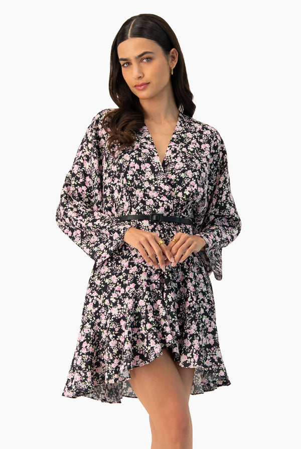 Vestido floreado corto escote en V