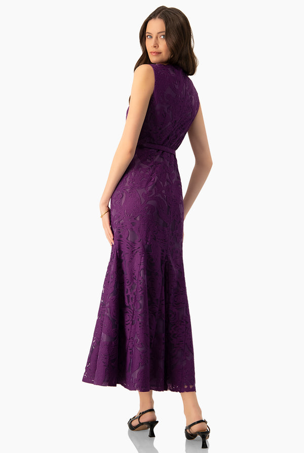 Vestido morado largo sin mangas