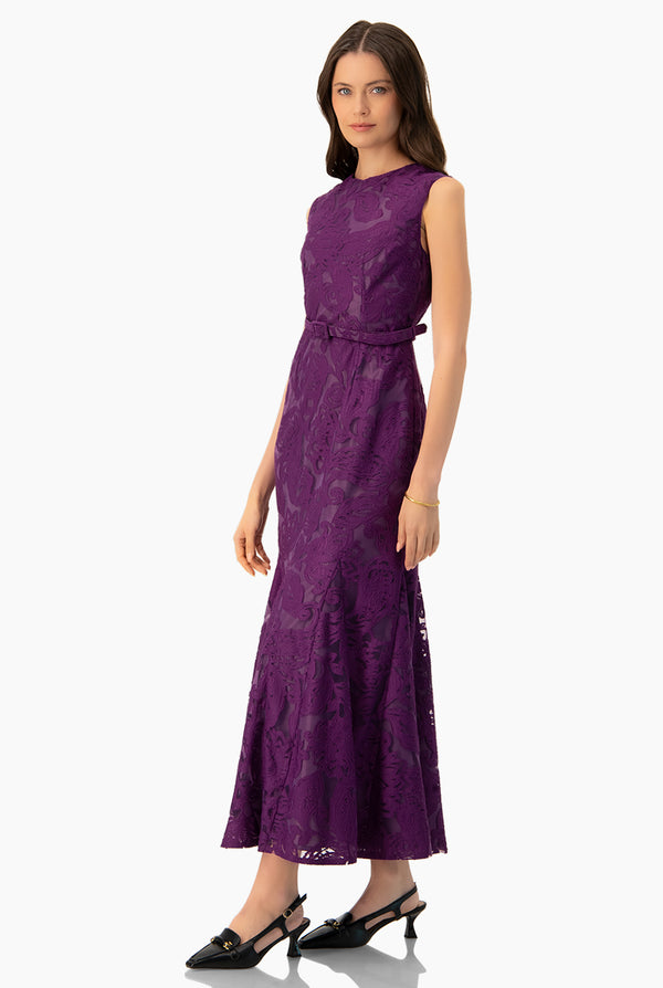 Vestido morado largo sin mangas