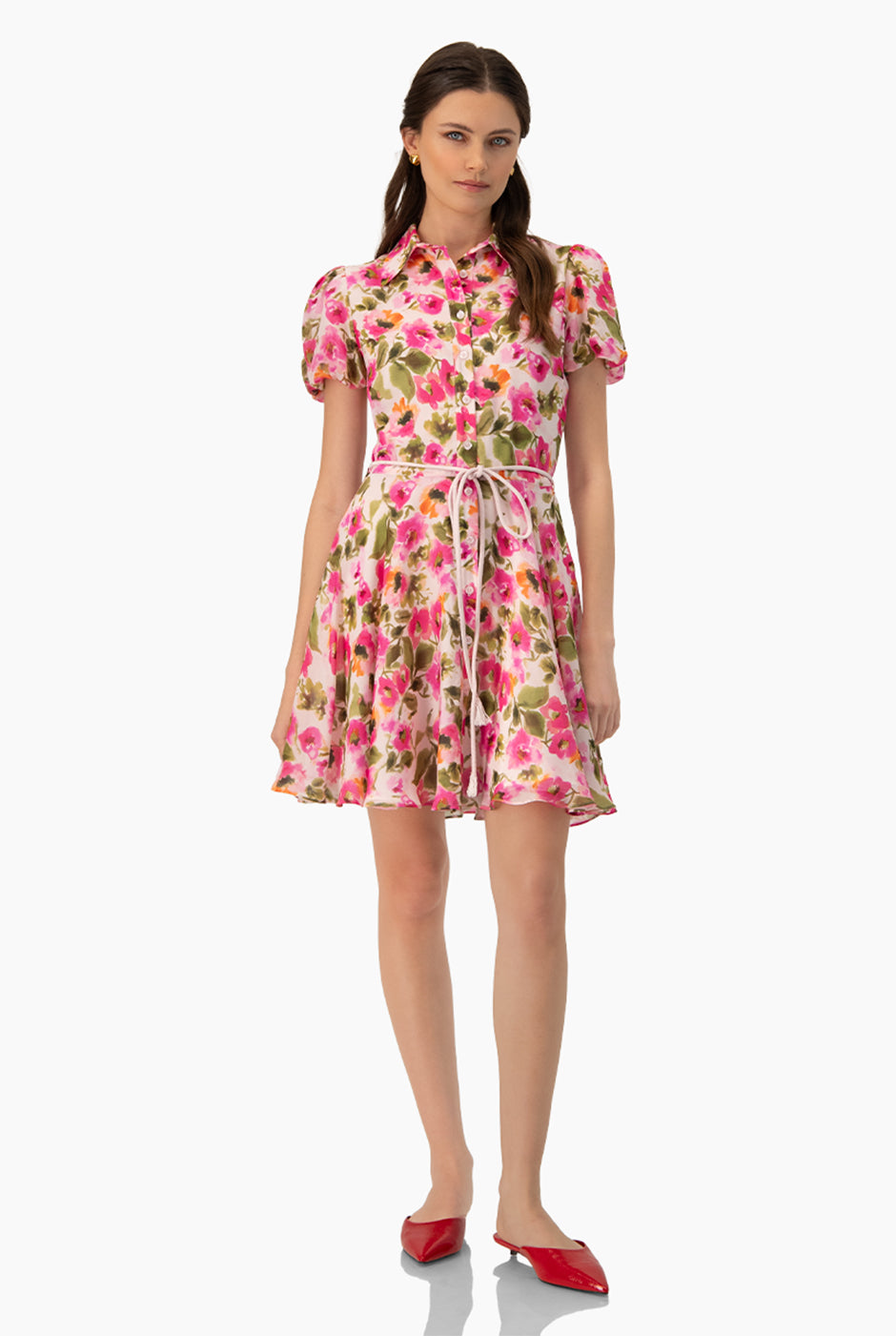 Vestido corto camisero multicolor con botones y cinta en cintura