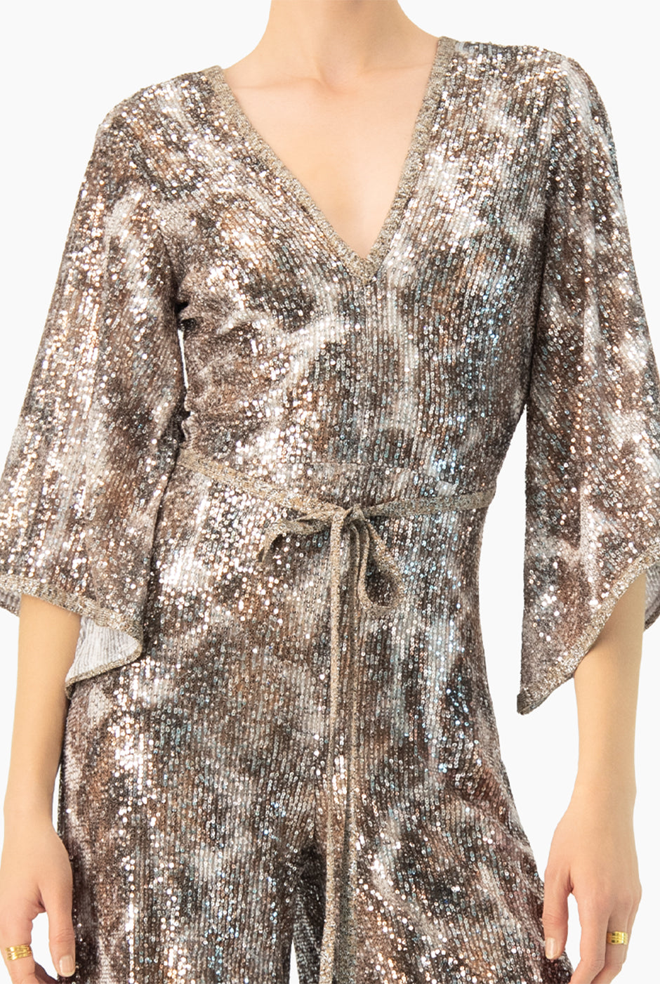 Jumpsuit cobre de lentejuelas con escote en V y manga larga