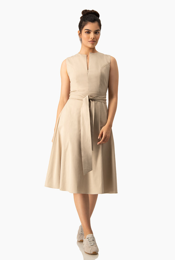 Vestido midi con cinta en cintura