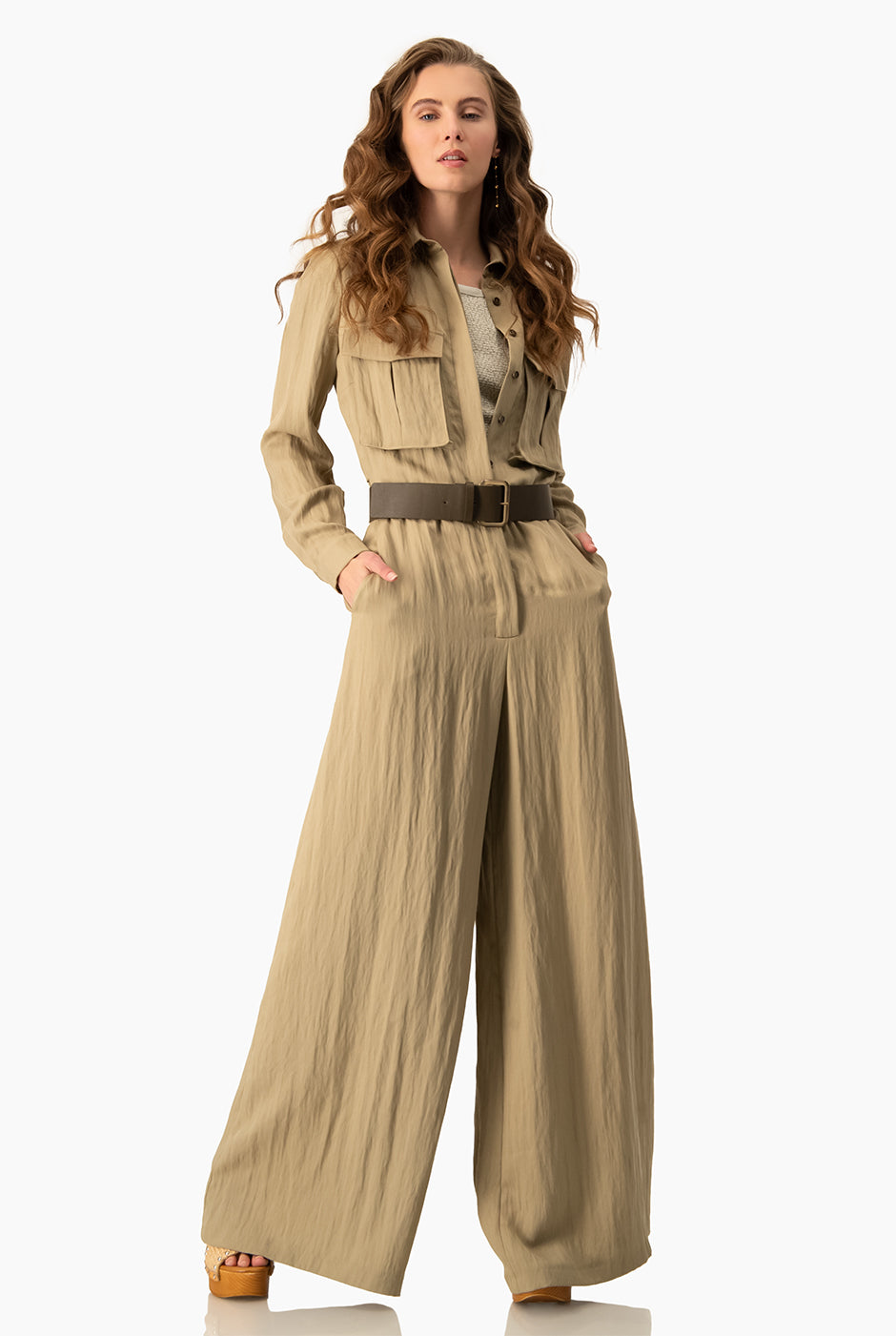 Jumpsuit verde olivo de pierna ancha con cinturón y bolsillos