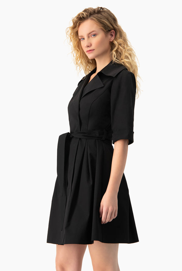 Vestido corto cruzado negro
