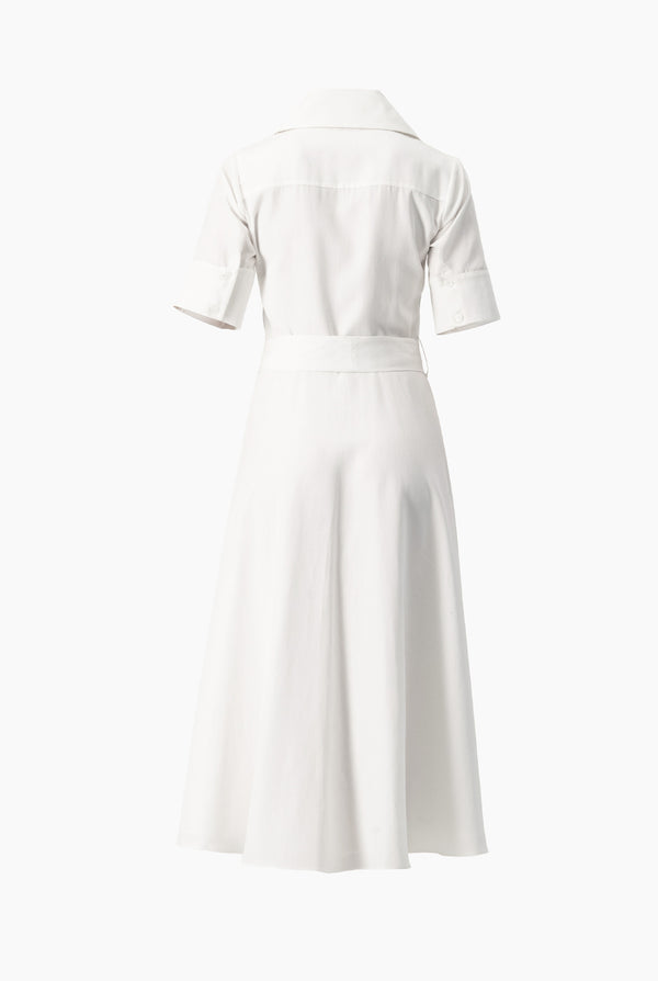 Vestido blanco manga corta y cinta
