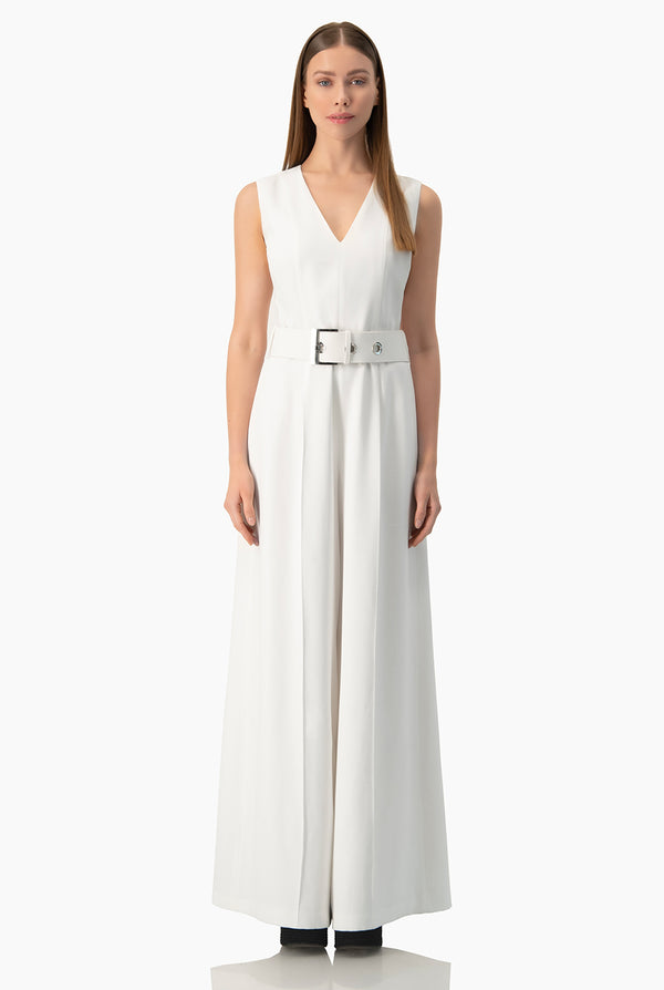 Jumpsuit blanco sin mangas