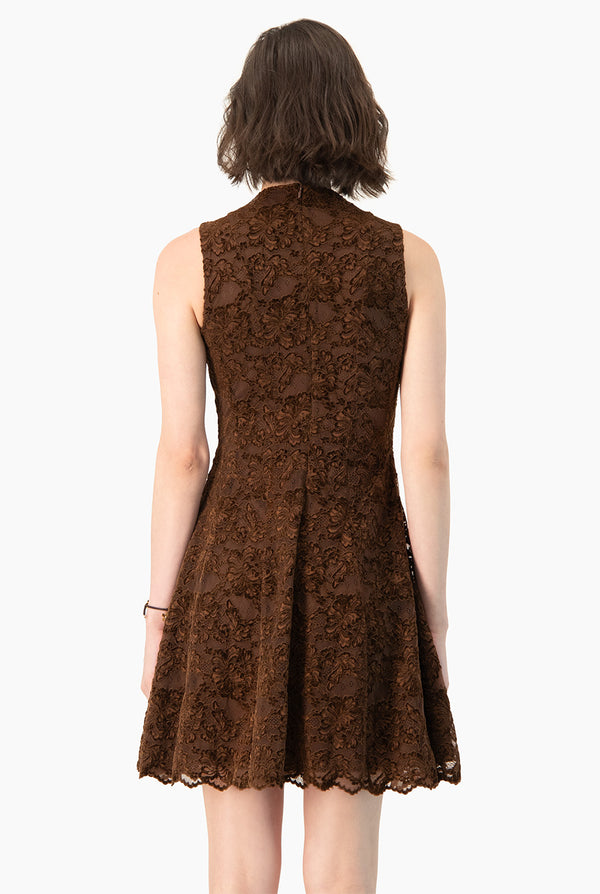 Vestido Ivonne corto en tono cafe