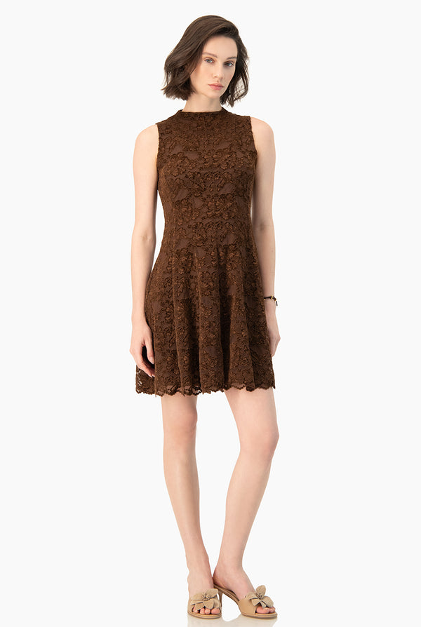 Vestido Ivonne corto en tono cafe