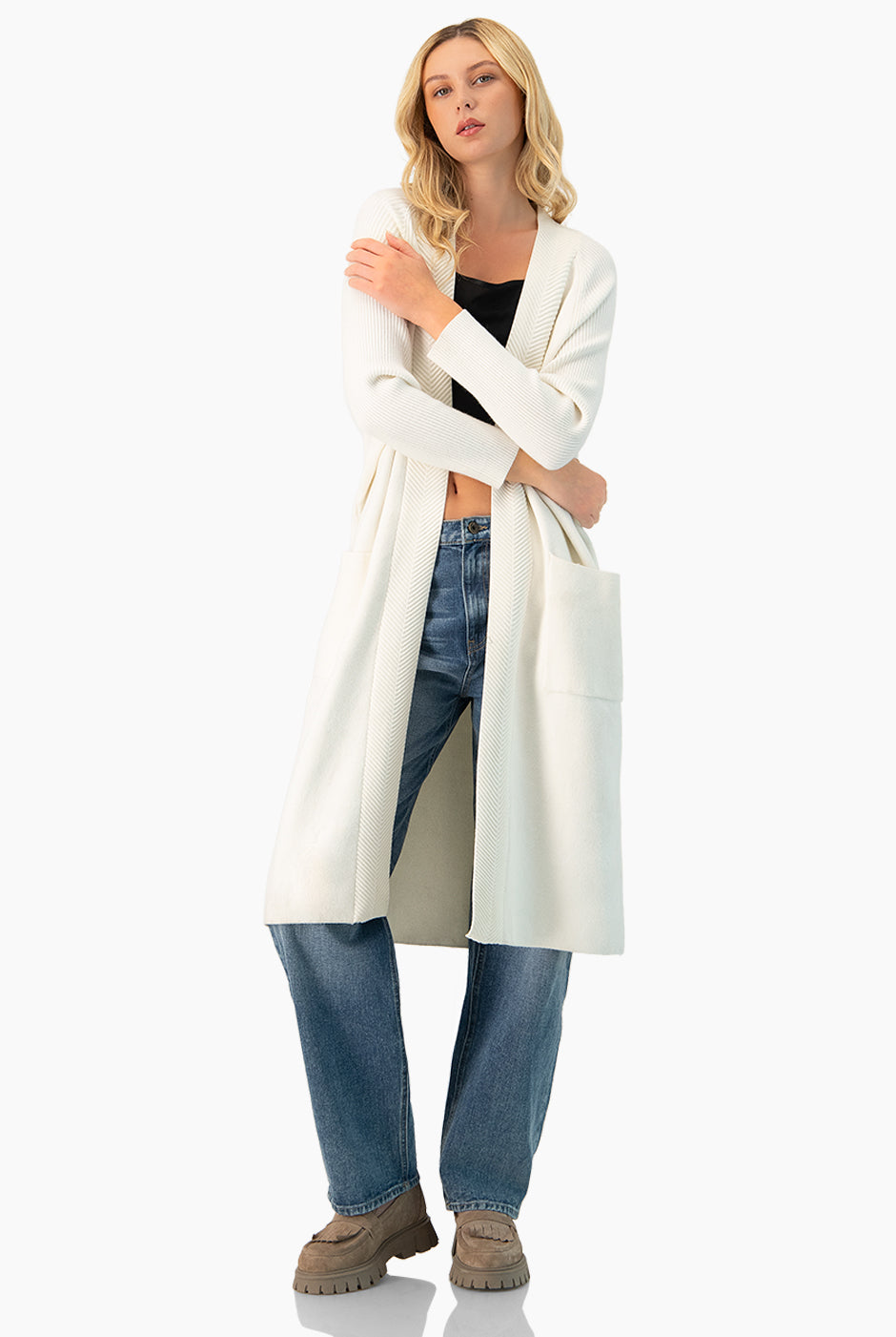 Cárdigan largo tejido blanco con bolsillos delanteros