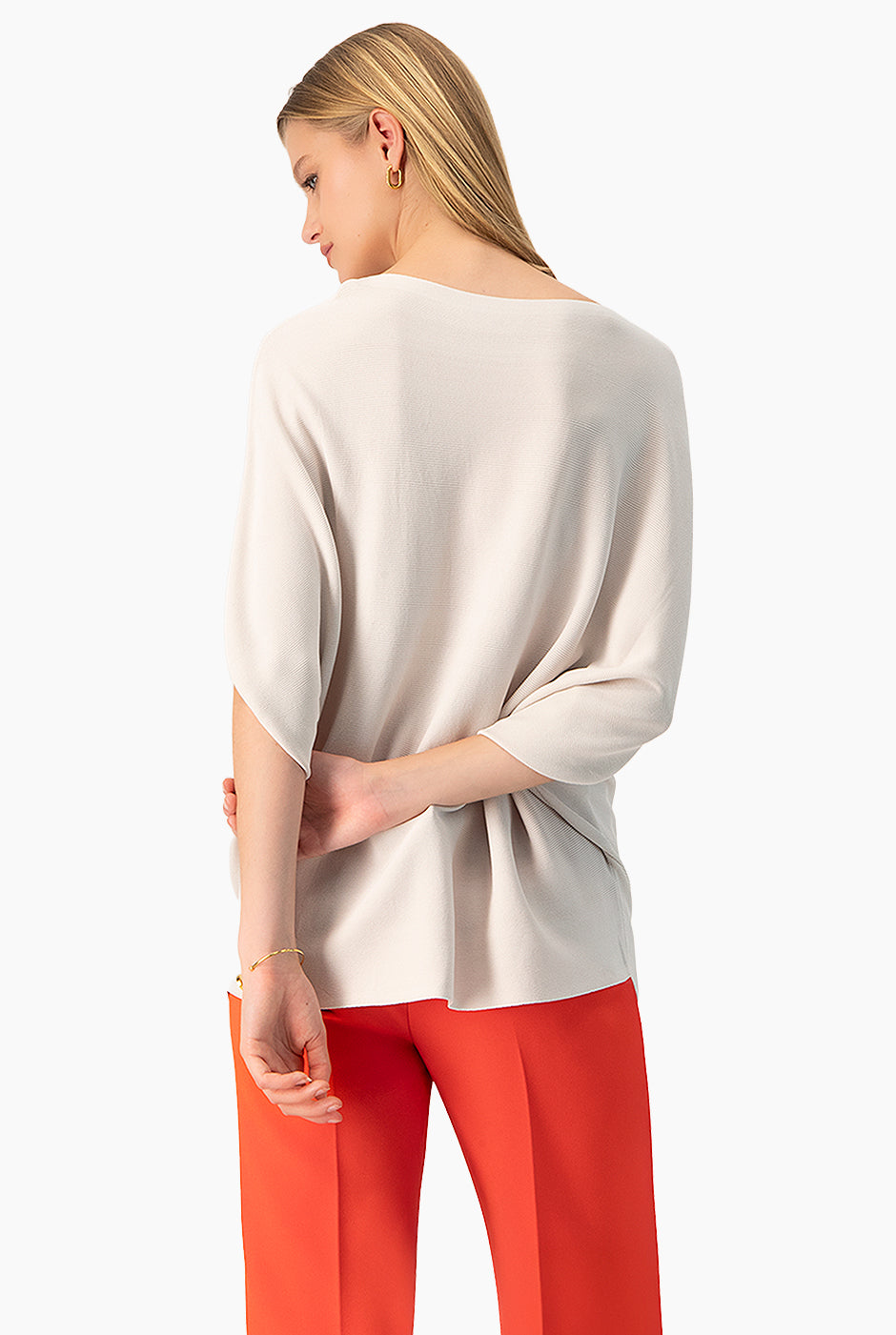 Suéter Dolman Ribbed color arena con manga murciélago