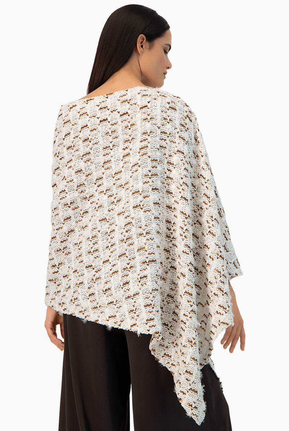 Poncho tejido multicolor con diseño geométrico de Ivonne