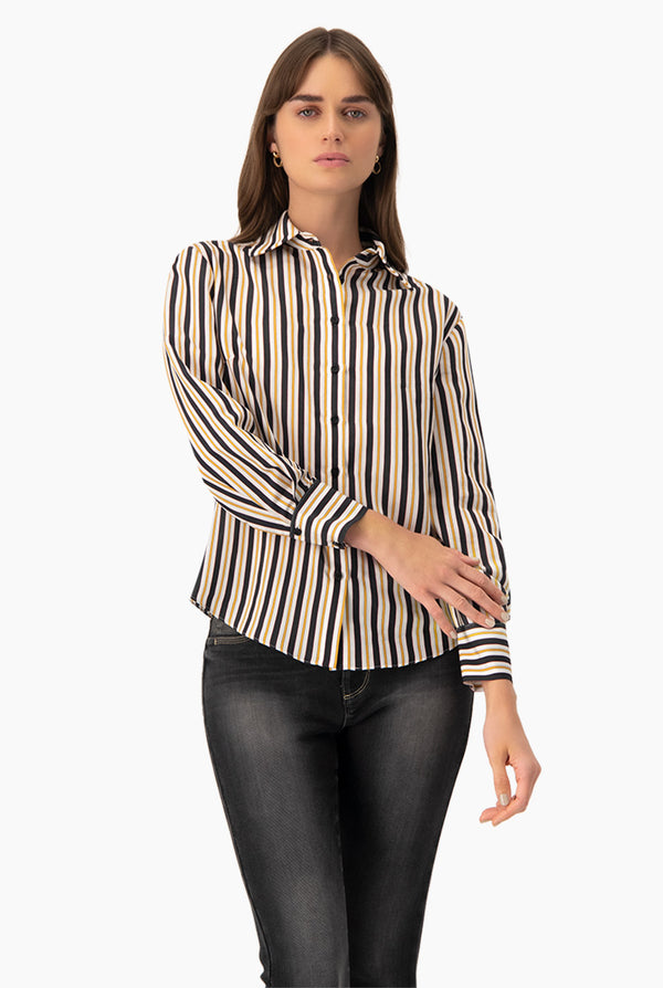 Camisa clasica y estampado de rayas