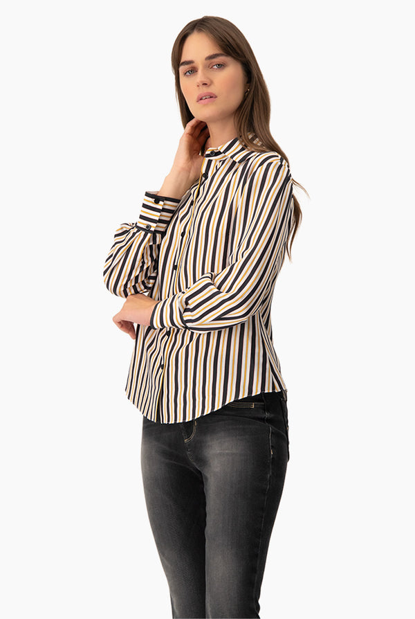 Camisa clasica y estampado de rayas