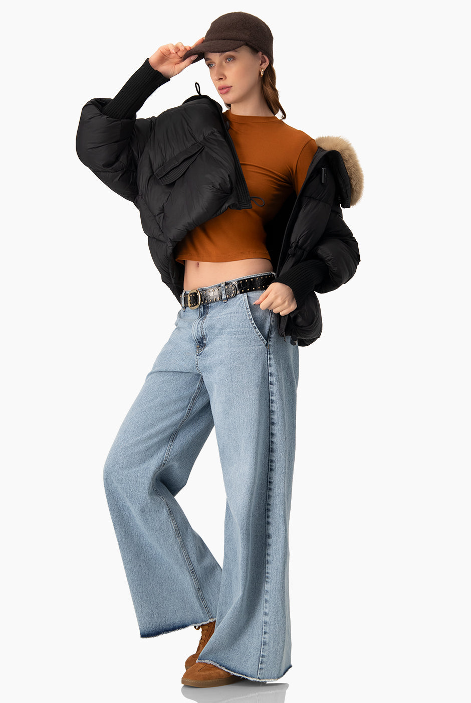 Chamarra negra puffer con cuello de pelo sintético desmontable