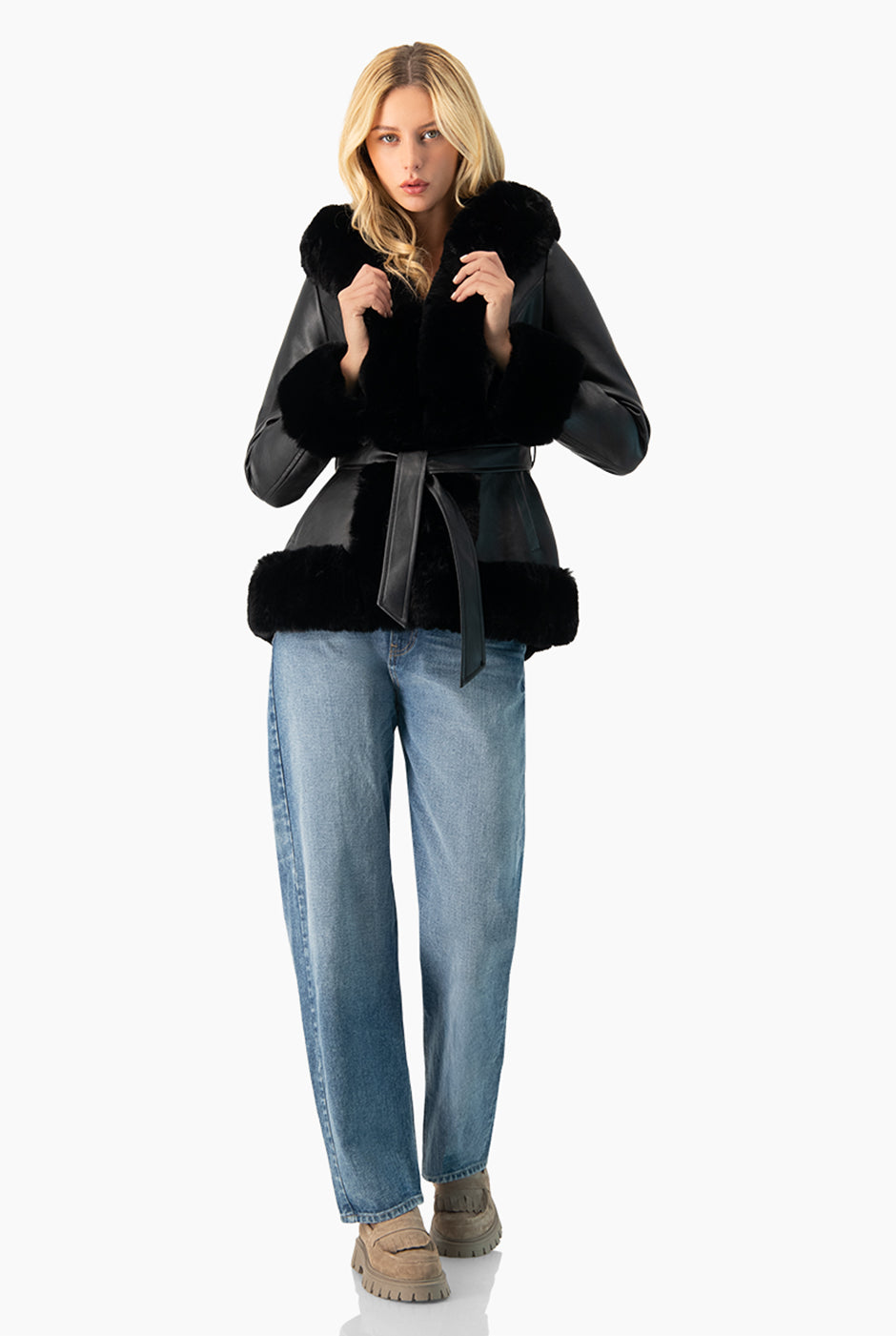 Chamarra biker negra de ecopiel con pelo sintético