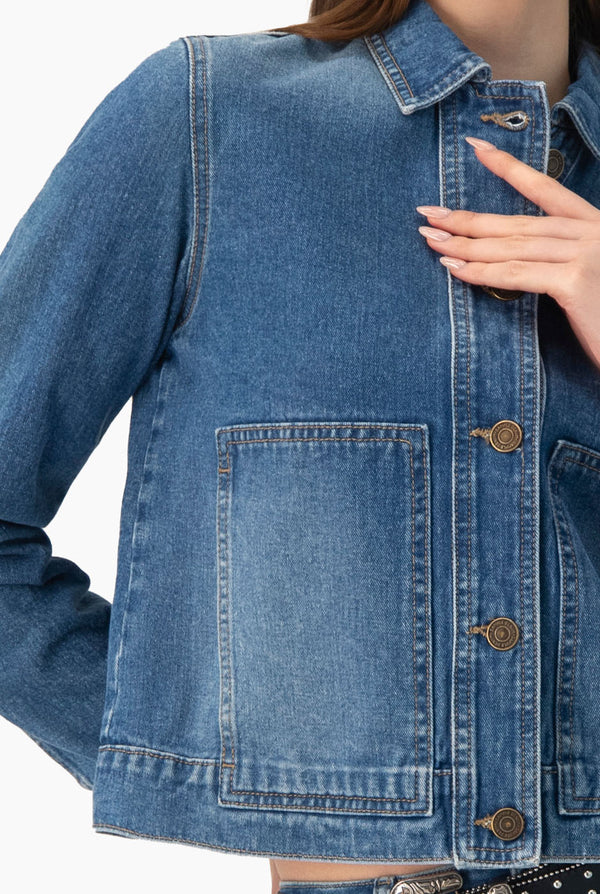 Chamarra denim con bolsillos