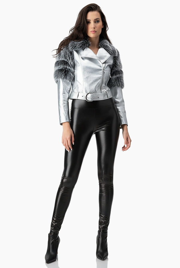 Chamarra corta lisa con peluche