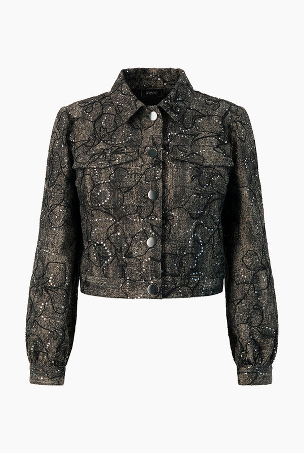 Chamarra negra con bolsillos