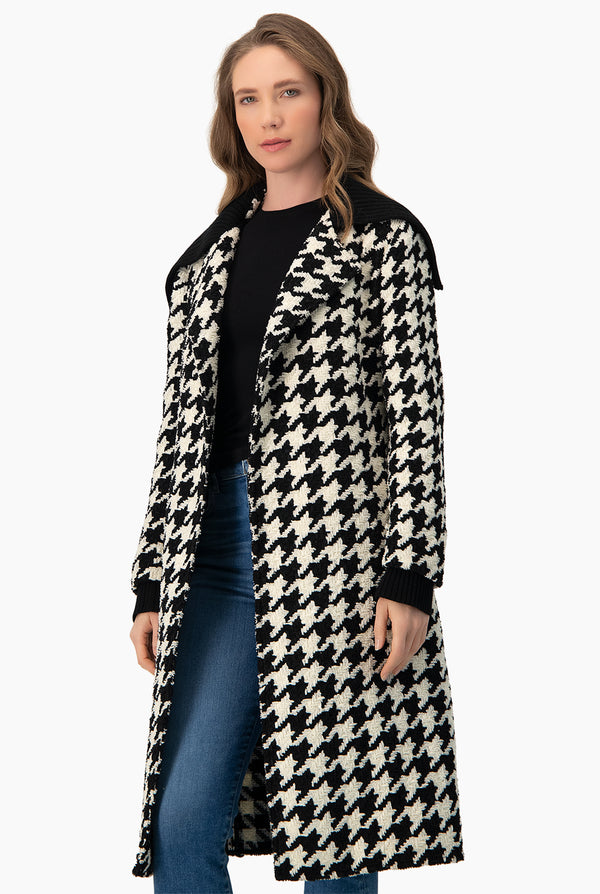 Abrigo cruzado y cardigan en cuello