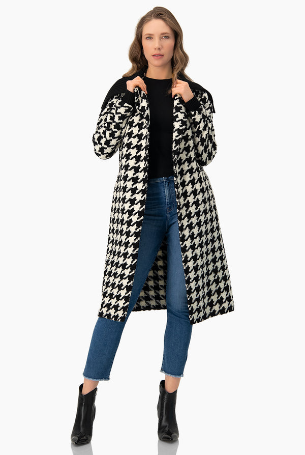 Abrigo cruzado y cardigan en cuello