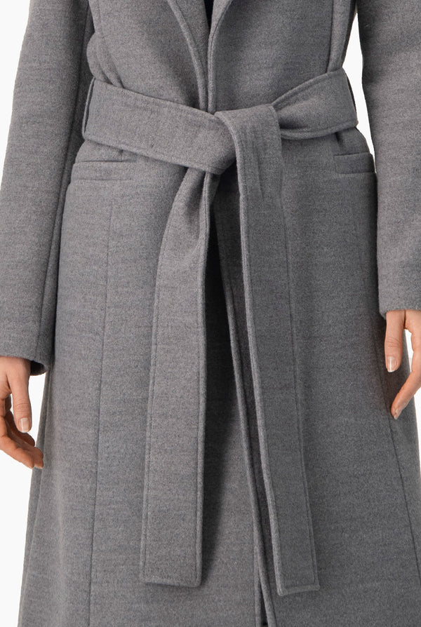 Abrigo largo gris con cinta