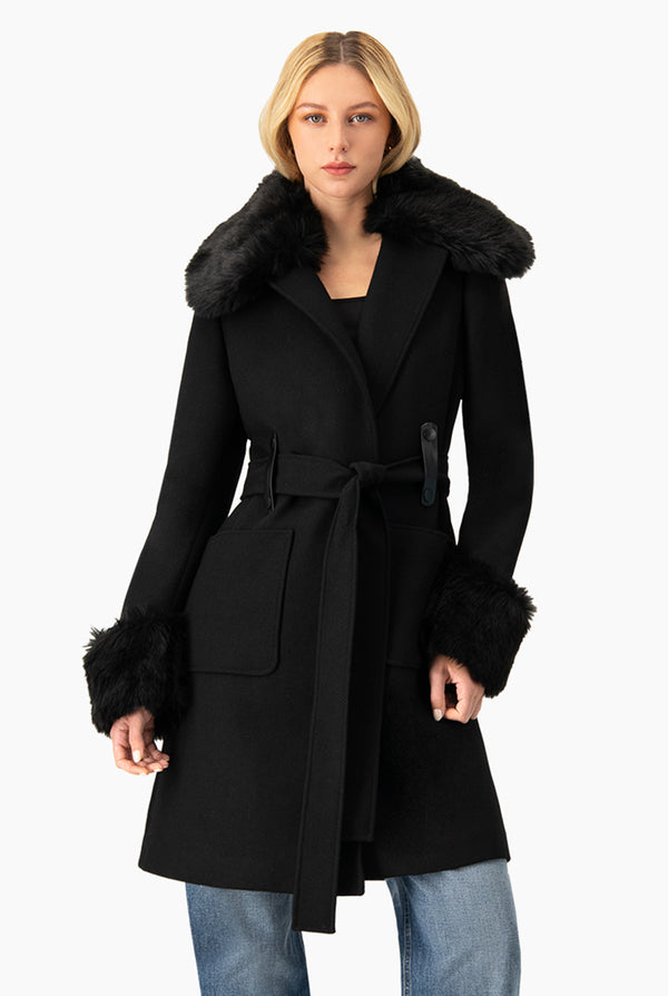 Abrigo largo y peluche color negro