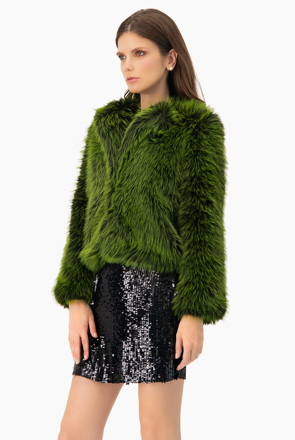 Abrigo corto de peluche verde