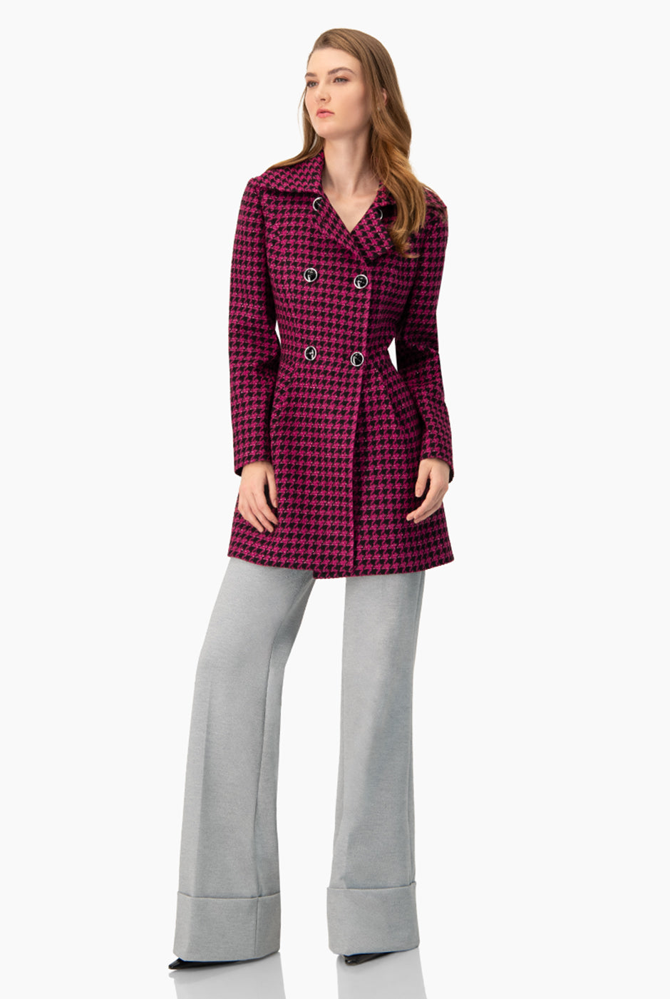 Abrigo cruzado fucsia con botones grandes y estampado pata de gallo