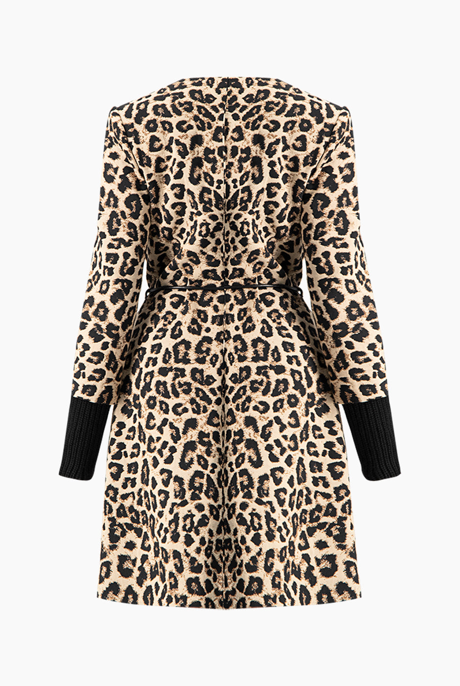 Abrigo largo beige con estampado de animal print y cinturón