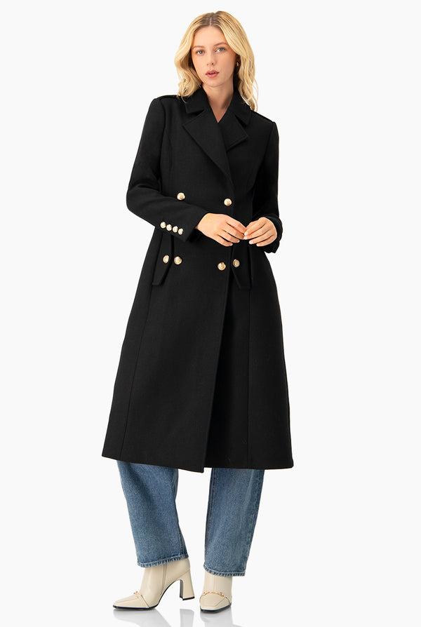 Abrigo largo y doble botonadura