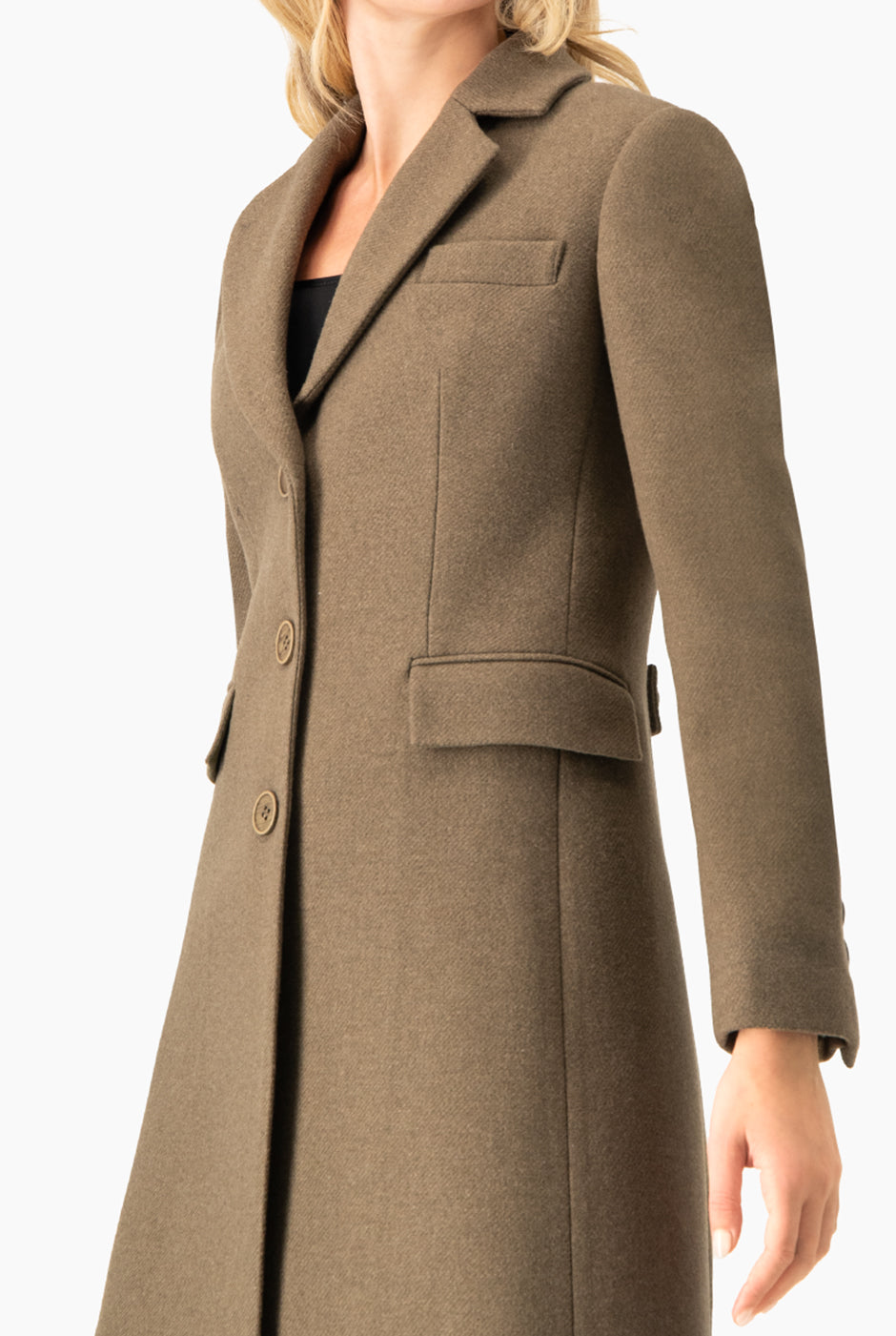 Abrigo largo verde oliva con bolsillos de solapa y botones