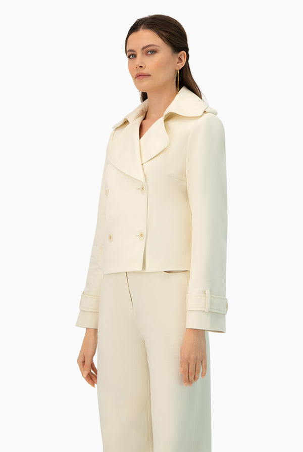 Gabardina corta con botones