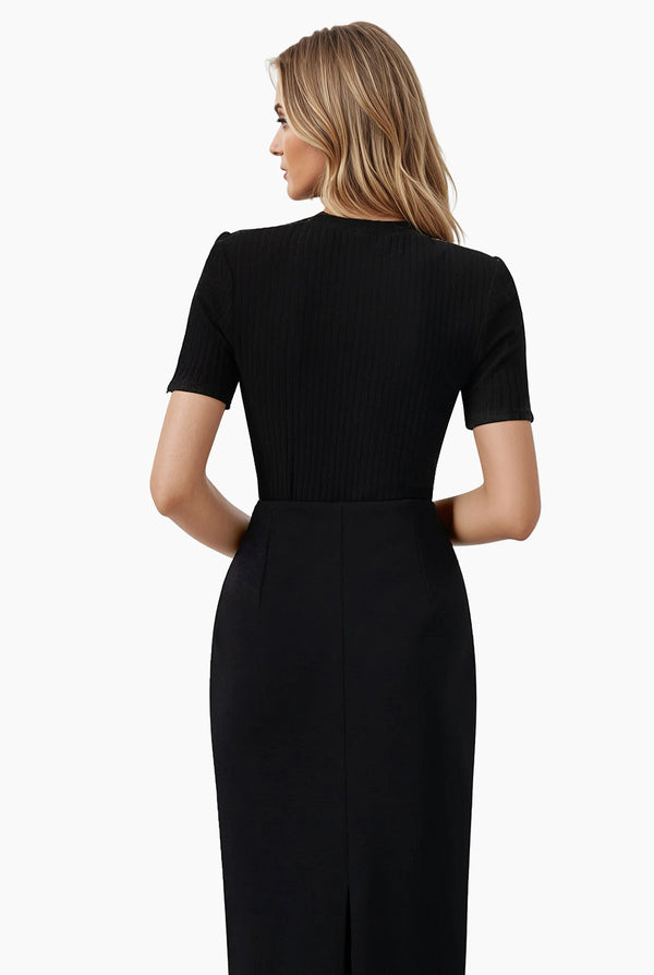 Blusa negra cuello redondo