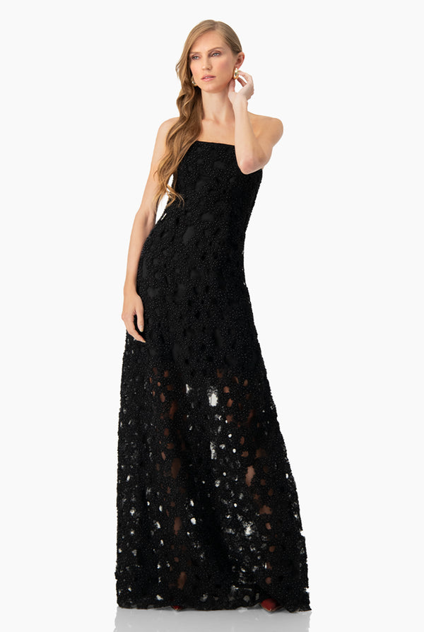 Vestido strapless con perlas